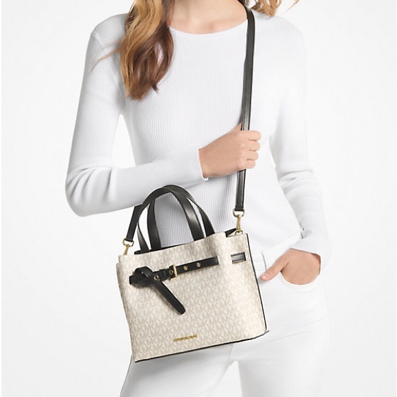 MICHAEL Michael Kors Handbags - 💥BUY IT NOW, NO OFFERS💥NWT EMILIA Michael Kors bag in vanilla and black.